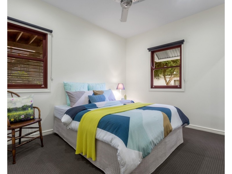 60 Wilgarning Street, Stafford Heights QLD 4053