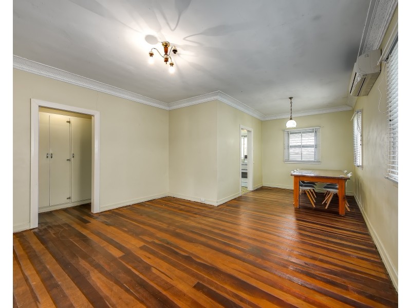 73 Seventh Avenue, Kedron QLD 4031