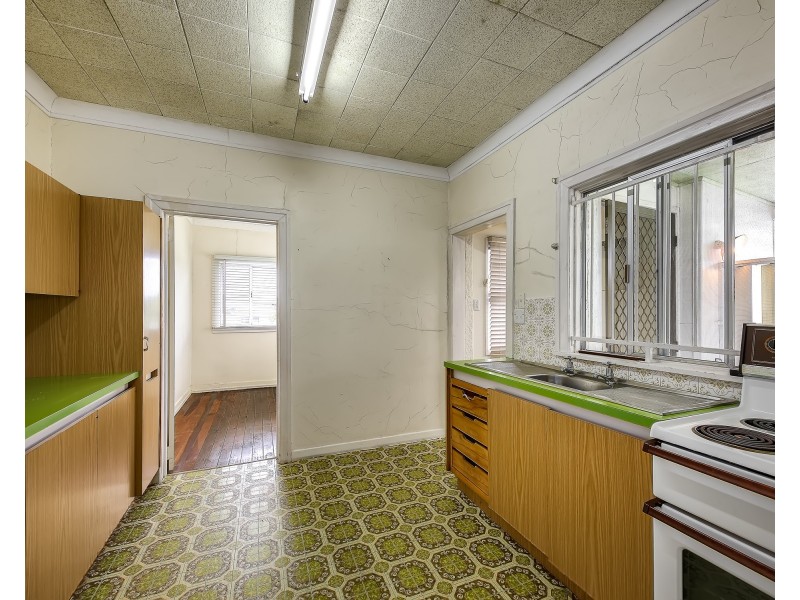 73 Seventh Avenue, Kedron QLD 4031