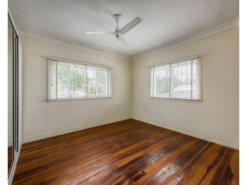 73 Seventh Avenue, Kedron QLD 4031