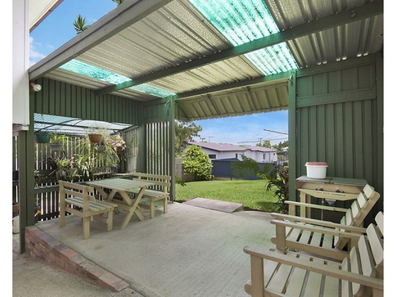 73 Seventh Avenue, Kedron QLD 4031