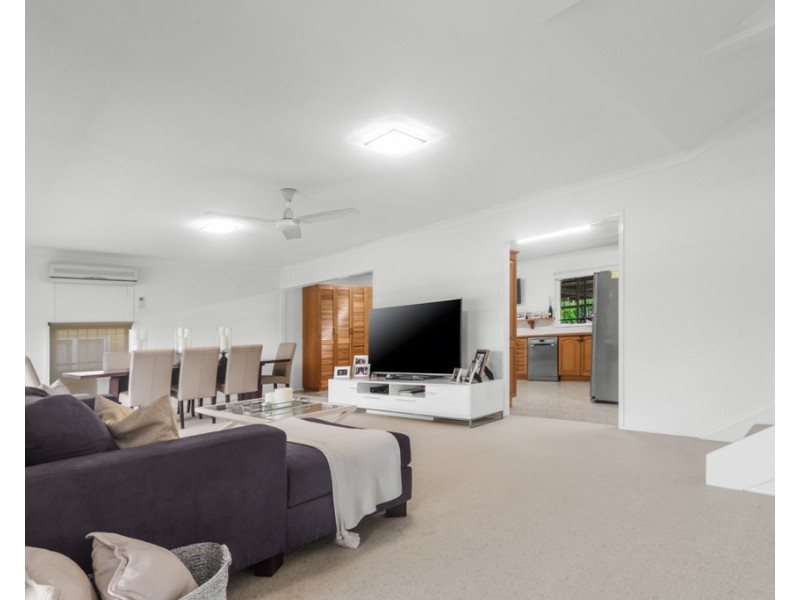 5 Caratel Street, Stafford Heights QLD 4053