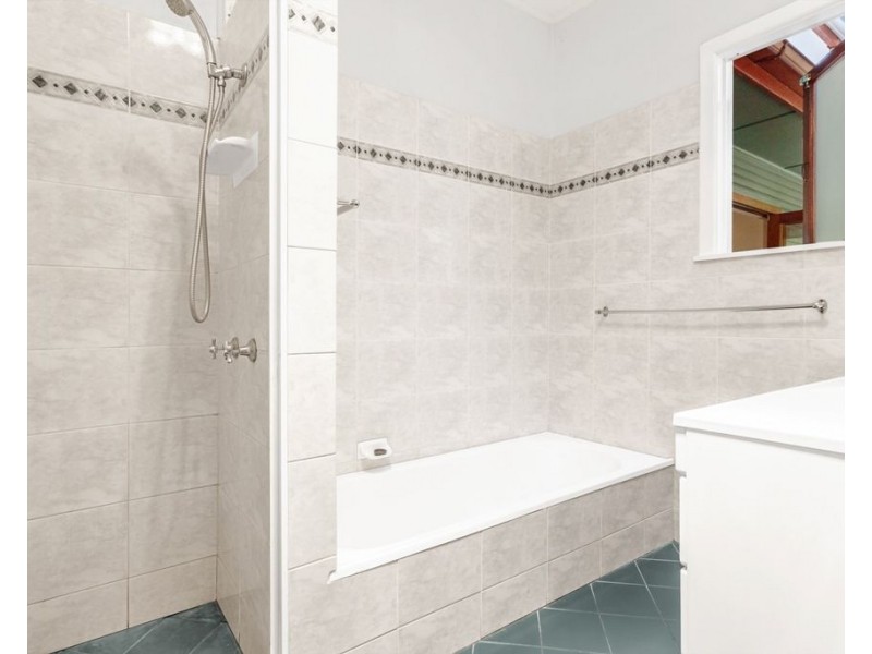 16 Glebe Street, Gordon Park QLD 4031