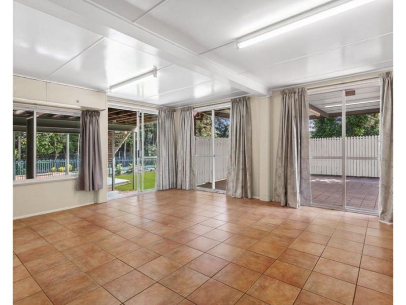 16 Glebe Street, Gordon Park QLD 4031
