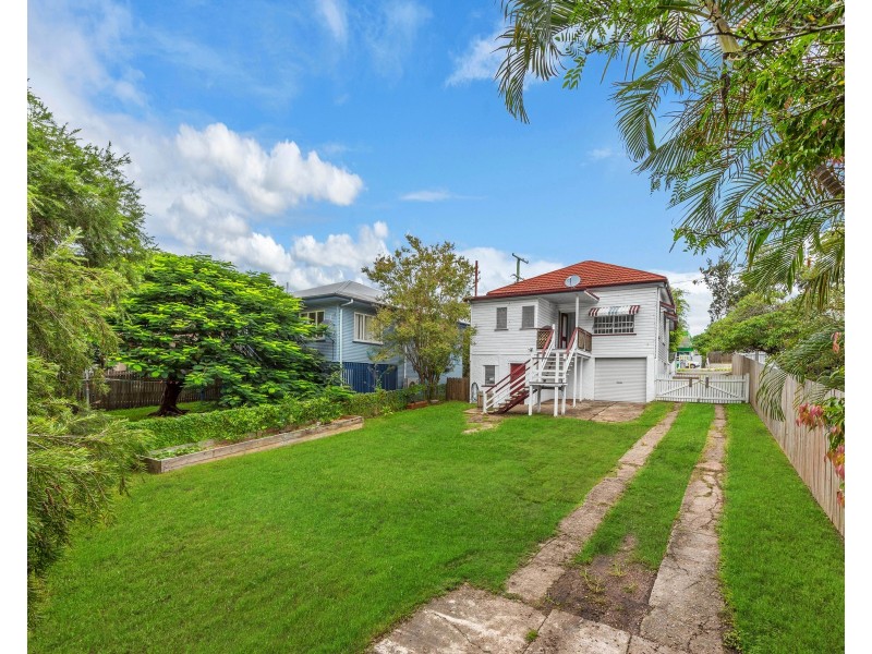 223 Days Road, Grange QLD 4051