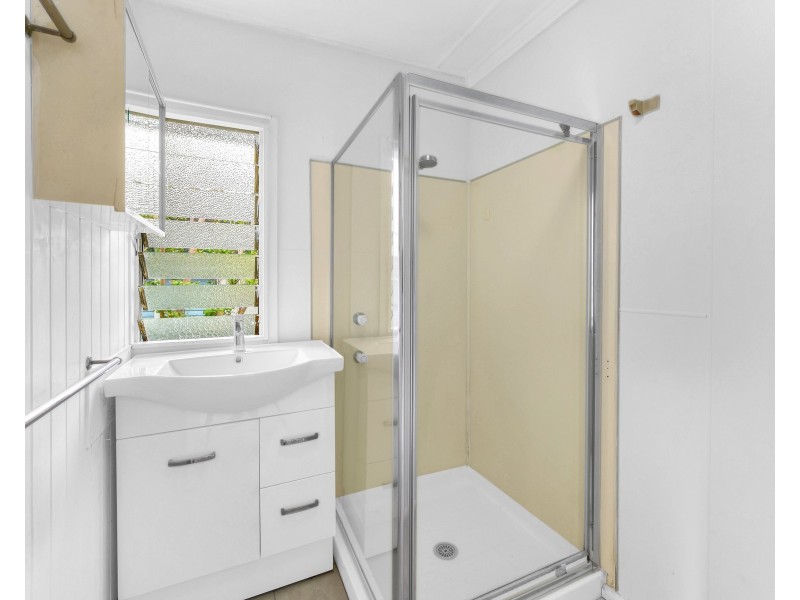 223 Days Road, Grange QLD 4051