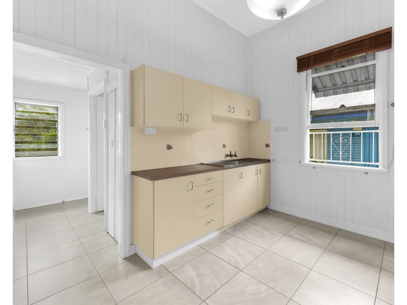 223 Days Road, Grange QLD 4051