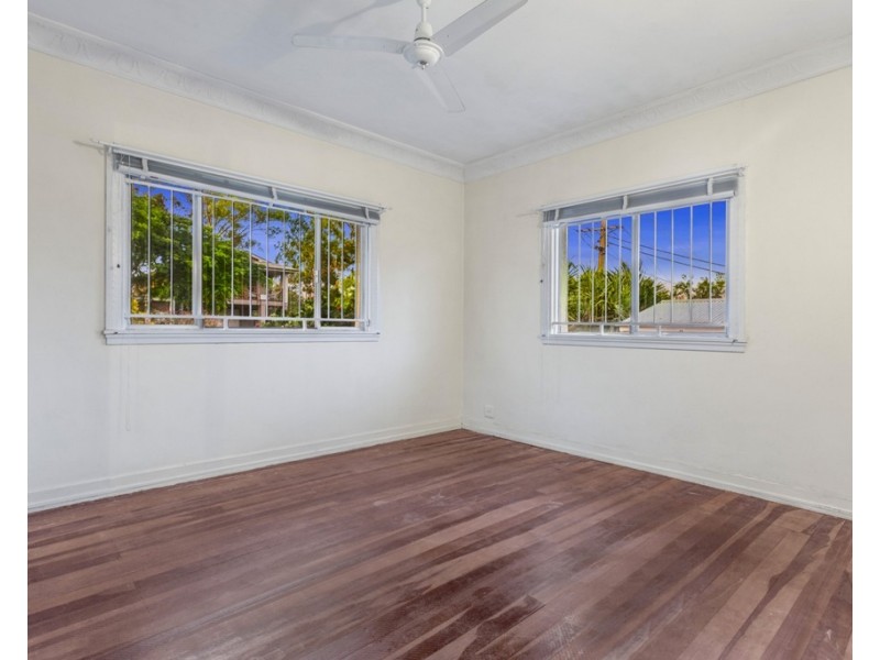 73 Seventh Avenue, Kedron QLD 4031