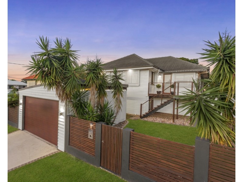 17 Chisholm Street, Stafford Heights QLD 4053