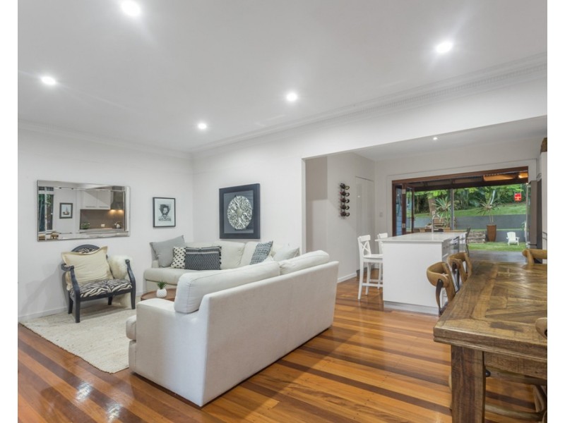 17 Chisholm Street, Stafford Heights QLD 4053