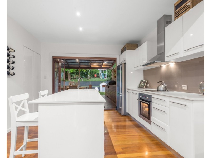 17 Chisholm Street, Stafford Heights QLD 4053