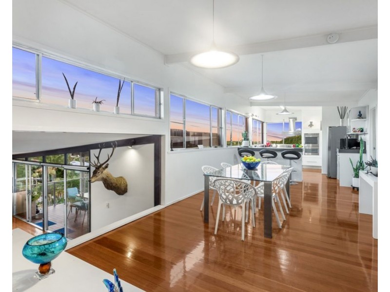 8 Koolewong Street, Stafford Heights QLD 4053