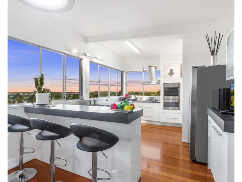 8 Koolewong Street, Stafford Heights QLD 4053