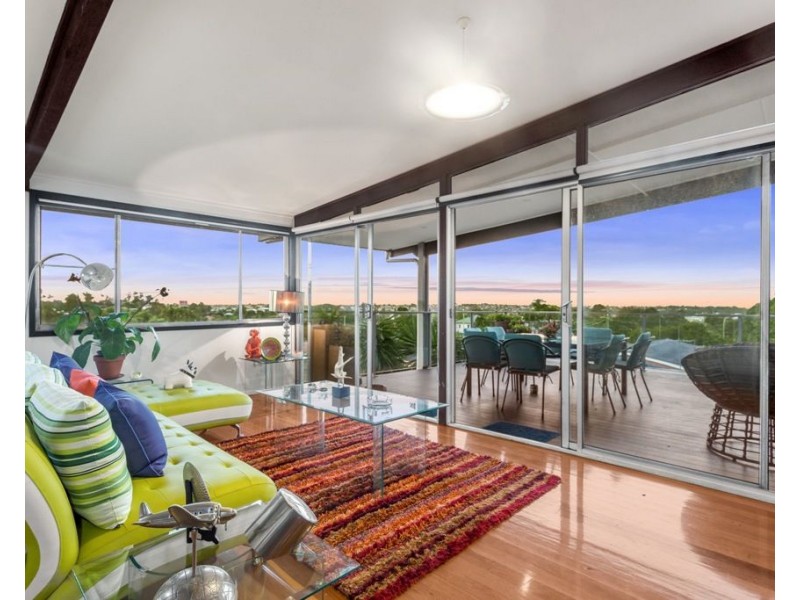 8 Koolewong Street, Stafford Heights QLD 4053