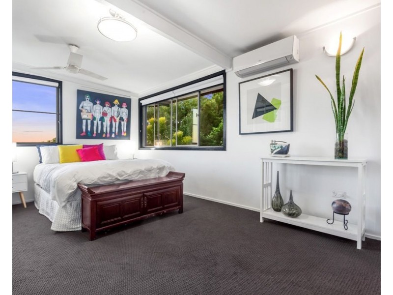 8 Koolewong Street, Stafford Heights QLD 4053