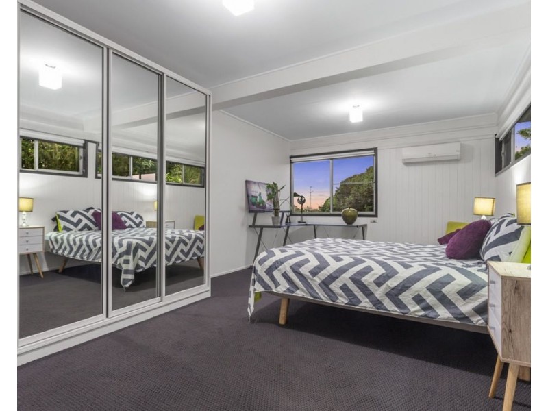 8 Koolewong Street, Stafford Heights QLD 4053