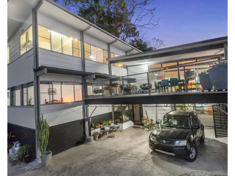 8 Koolewong Street, Stafford Heights QLD 4053