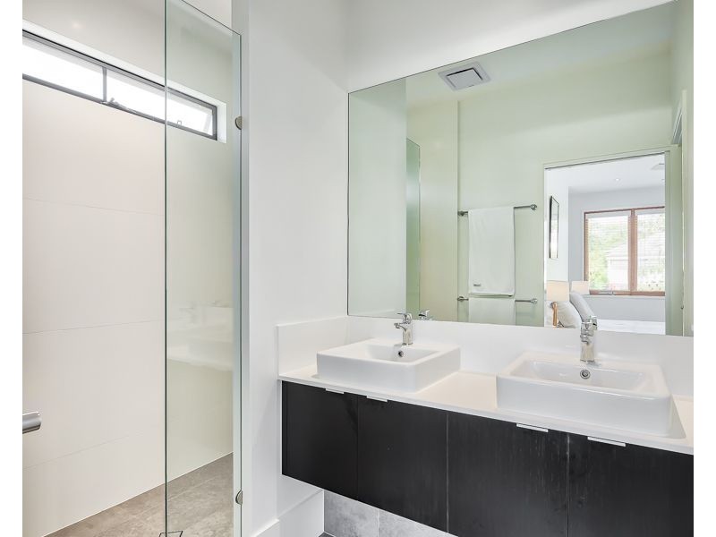 27 Miller Street, Chermside QLD 4032