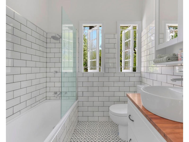 21 Lynwood Crescent, Ashgrove QLD 4060