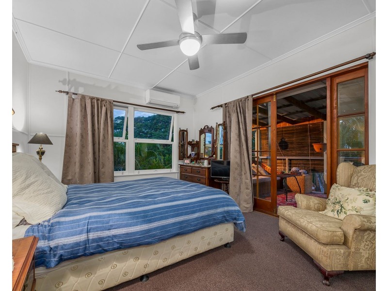 14 Caloola Street, Stafford QLD 4053