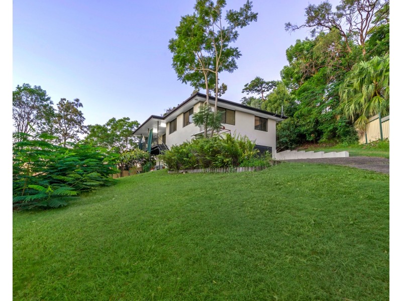 9 Halton Street, Stafford Heights QLD 4053