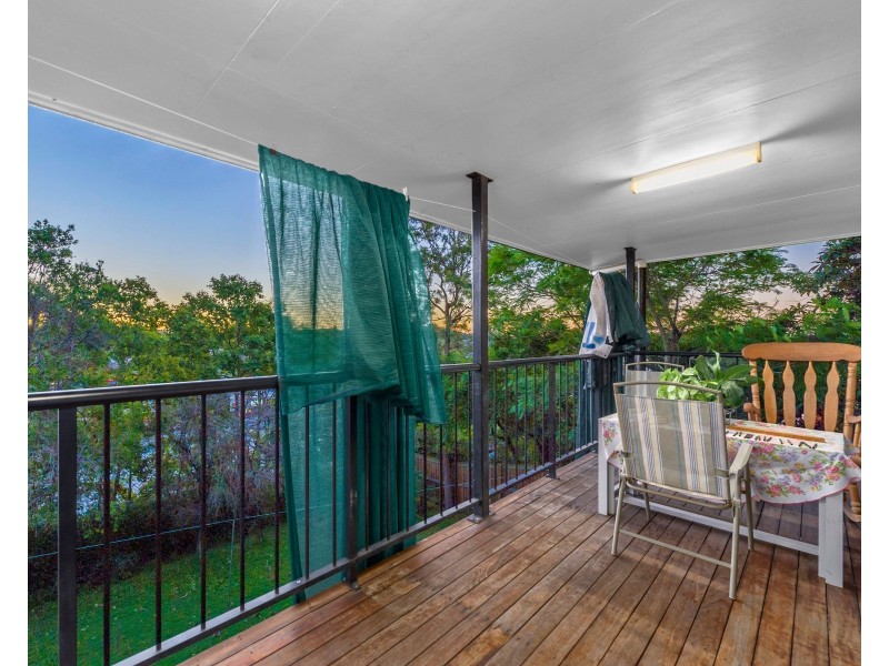 9 Halton Street, Stafford Heights QLD 4053