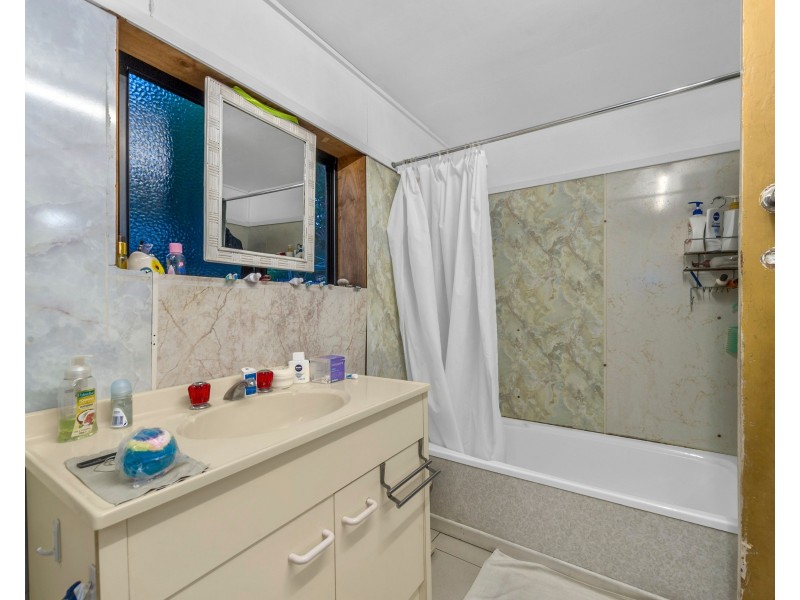 9 Halton Street, Stafford Heights QLD 4053