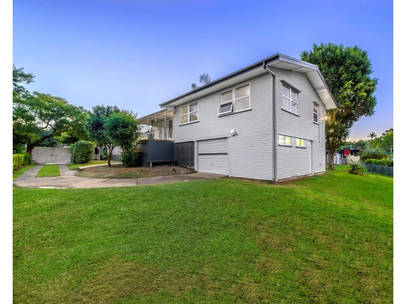 5 Winton Street, Stafford Heights QLD 4053