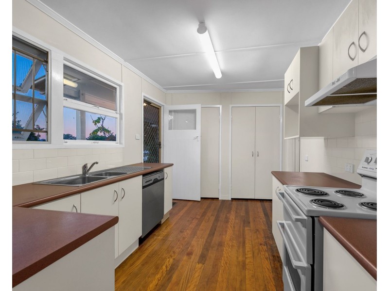 5 Winton Street, Stafford Heights QLD 4053