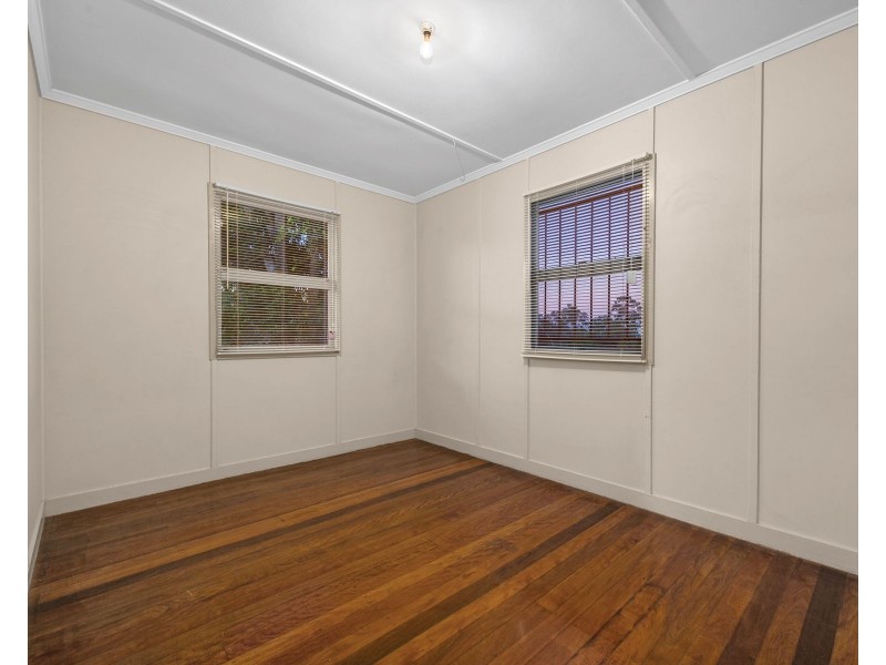 5 Winton Street, Stafford Heights QLD 4053