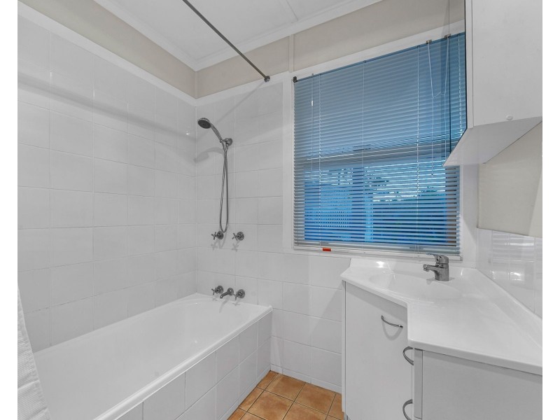 5 Winton Street, Stafford Heights QLD 4053