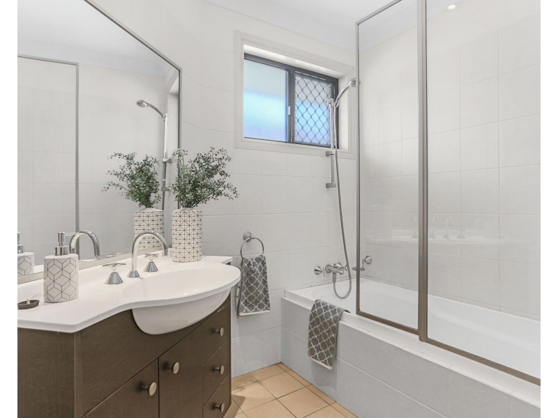 2/38 Alva Terrace, Gordon Park QLD 4031