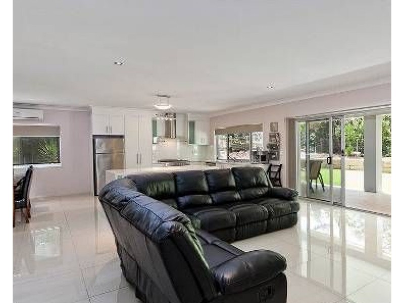 13 Niven Street, Stafford Heights QLD 4053