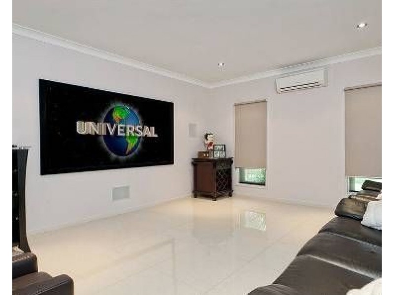 13 Niven Street, Stafford Heights QLD 4053