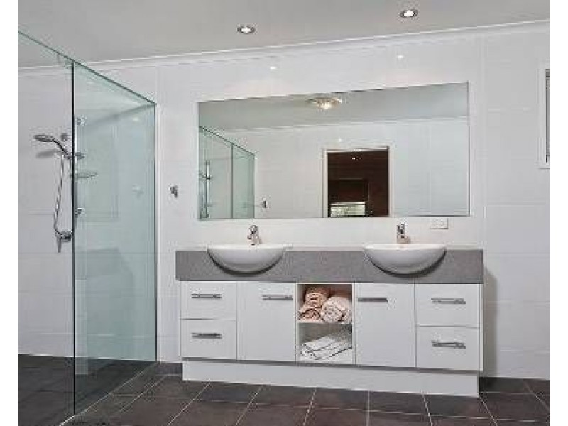 13 Niven Street, Stafford Heights QLD 4053