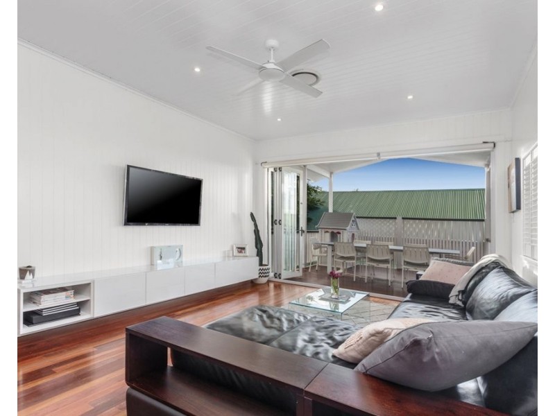 77 Eighth Avenue, Wilston QLD 4051