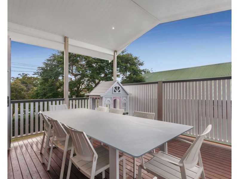 77 Eighth Avenue, Wilston QLD 4051