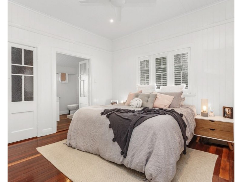 77 Eighth Avenue, Wilston QLD 4051