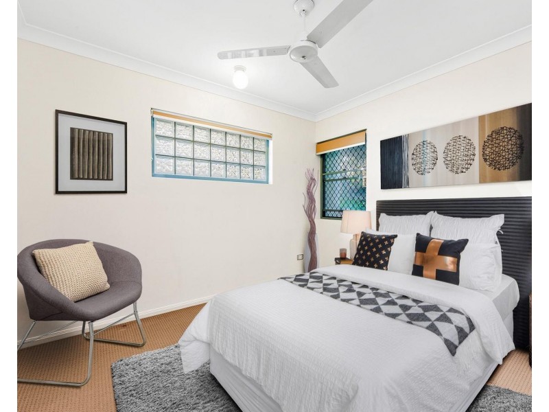 6/68 Miles Street, Hawthorne QLD 4171