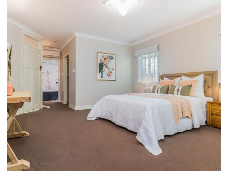 10 Hawthorne Road, Hawthorne QLD 4171