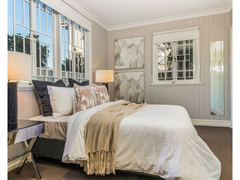 10 Hawthorne Road, Hawthorne QLD 4171