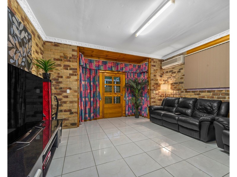 1 Bel Air Court, Ferny Hills QLD 4055