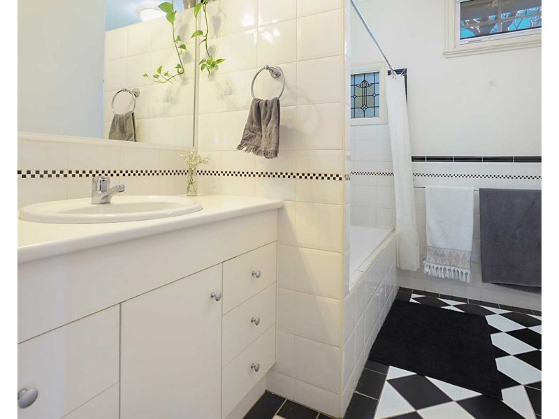 34 Creswick Street, Clayfield QLD 4011