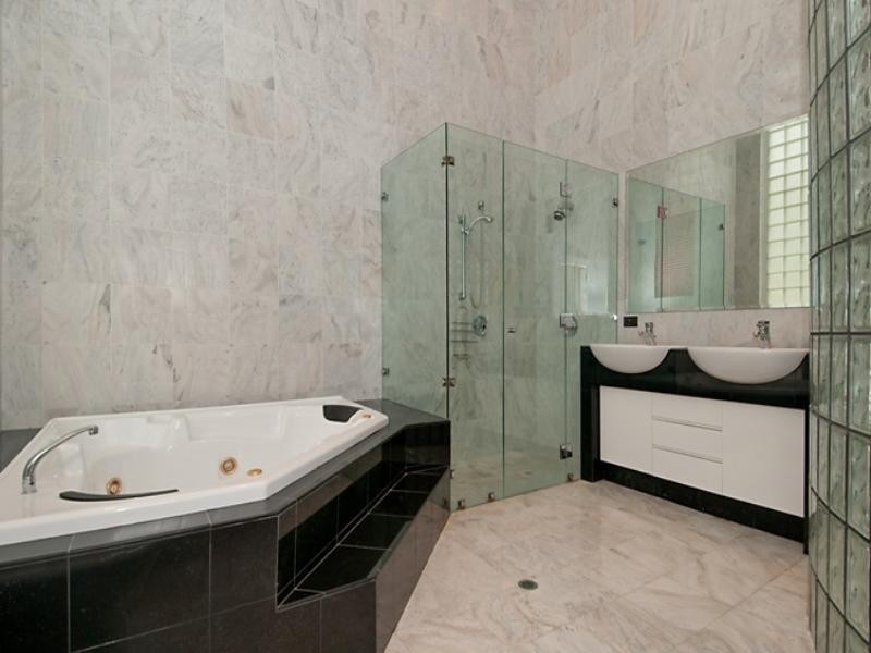 6 Autry Court, Stafford Heights QLD 4053