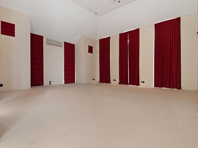 6 Autry Court, Stafford Heights QLD 4053