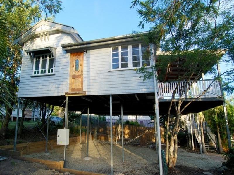 229 Webster Rd (cnr of Lieper St), Stafford QLD 4053