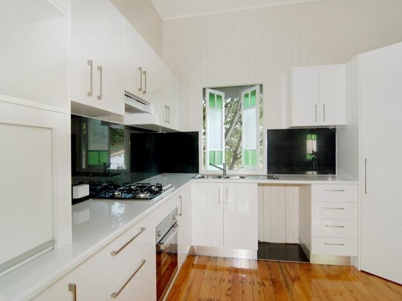 229 Webster Rd (cnr of Lieper St), Stafford QLD 4053