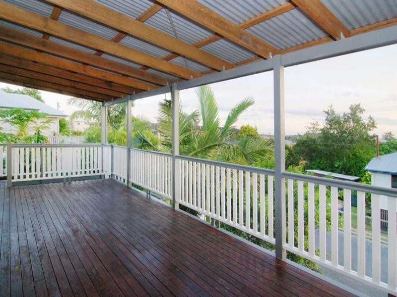 229 Webster Rd (cnr of Lieper St), Stafford QLD 4053