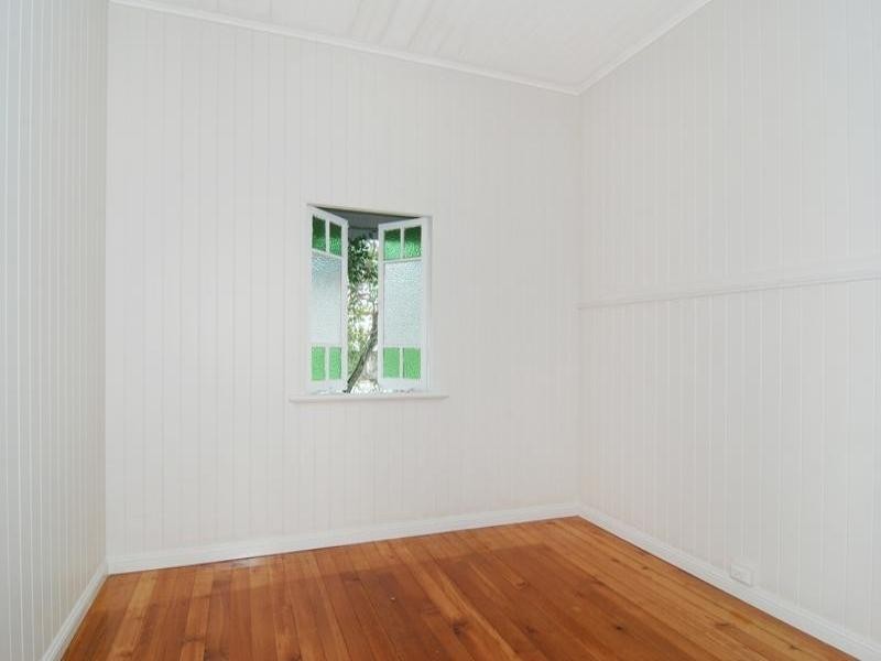 229 Webster Rd (cnr of Lieper St), Stafford QLD 4053