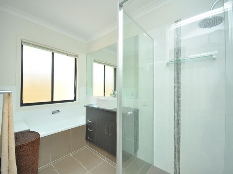 9 Booyong Street, Bridgeman Downs QLD 4035